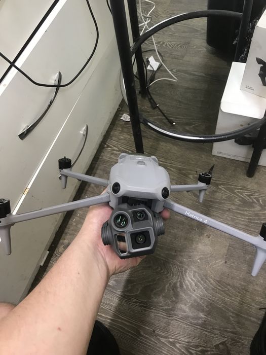 Dji Matrice 4E (Тушка , Бадка)