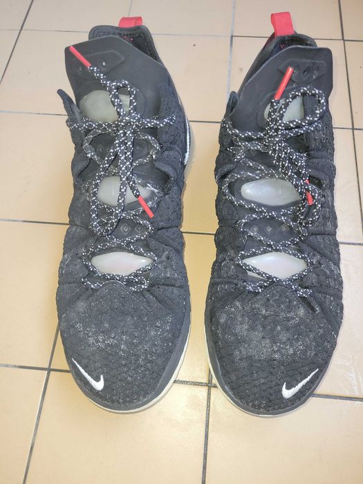 Sapatilhas basket Nike Lebron James 18