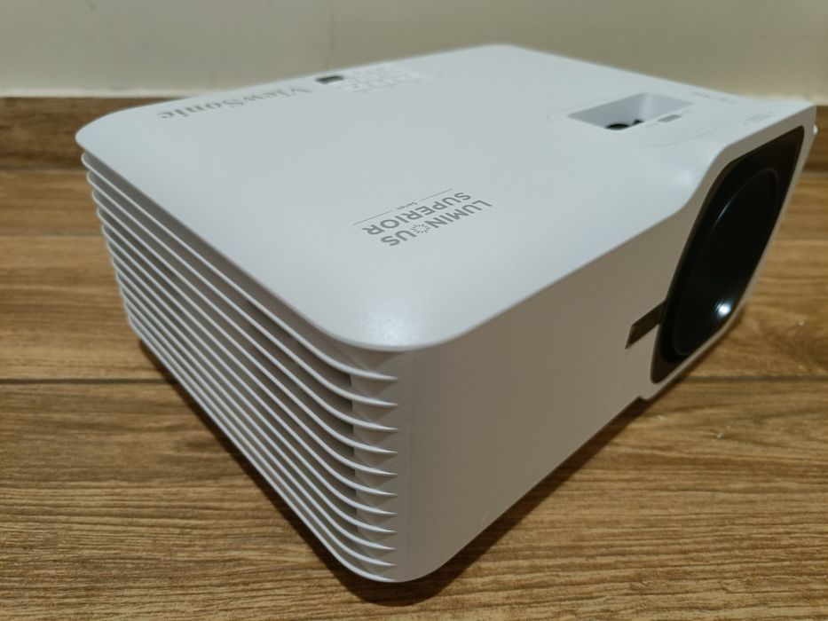 Лазерний проектор Viewsonic LSD400W