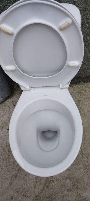Wc kompakt, toaleta na działkę  lub remont.