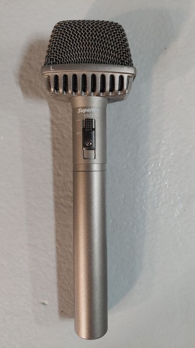 Microfone condensador estéreo Superlux E523