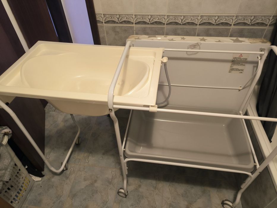 Banheira com muda fraldas