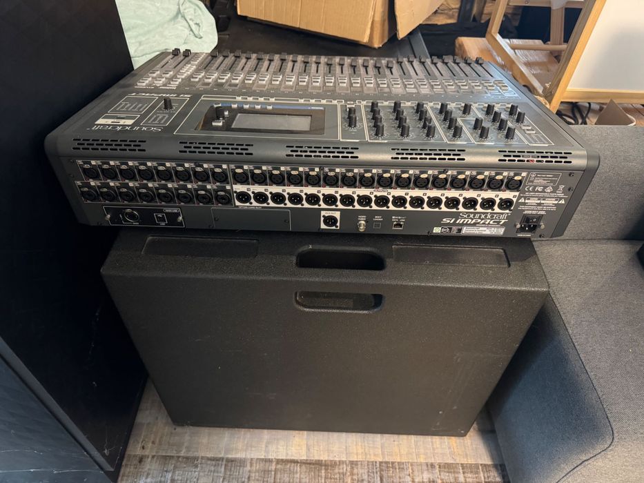 Zestaw sprzętu nagłośnieniowego