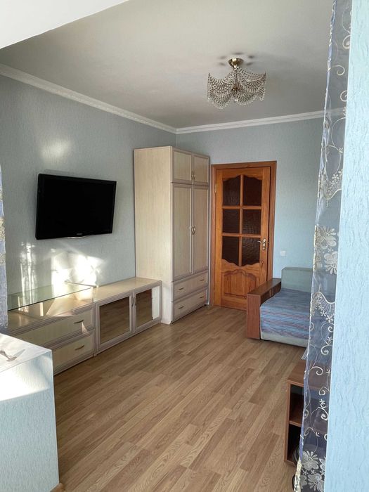 Здається  двух кімнатна  квартира масив Радужний