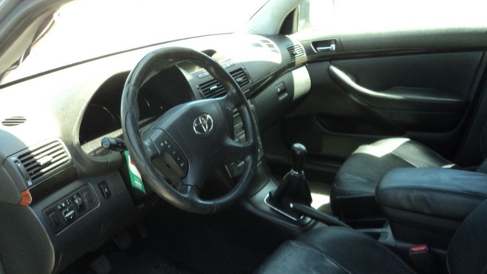 Toyota Avensis Wagon 2.0 D-4D 2004 - Para Peças