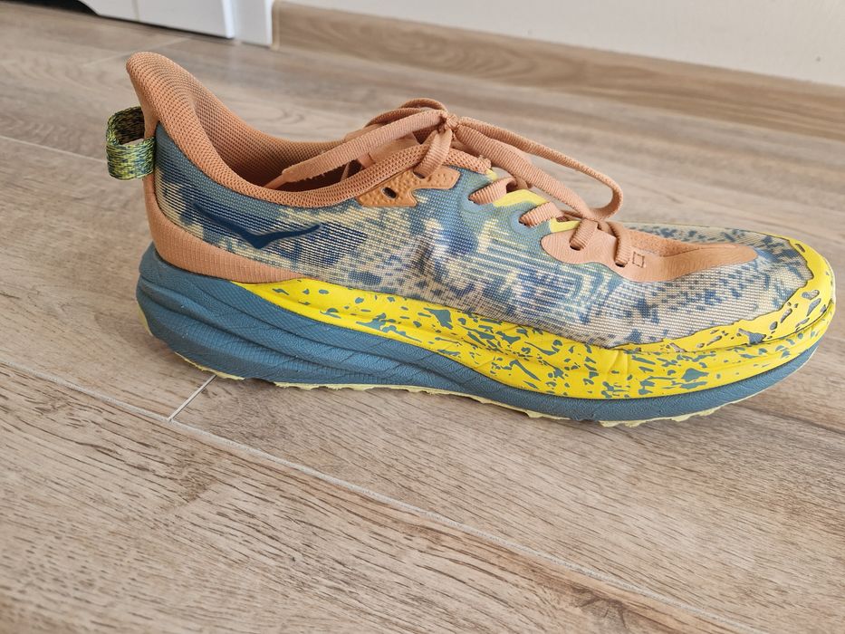 Hoka Speedgoat 6