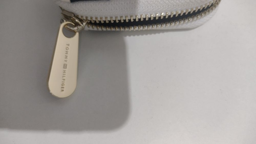 Tommy Hilfiger biały portfel damski
