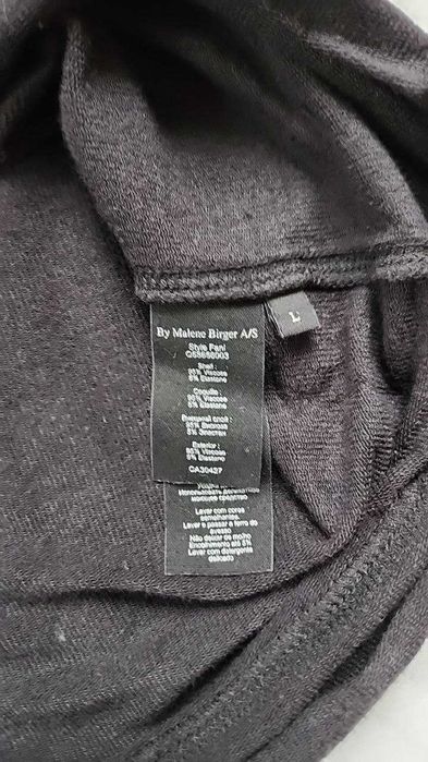 Продам женскую футболку By Malene Birger из 100% хлопка, размер L