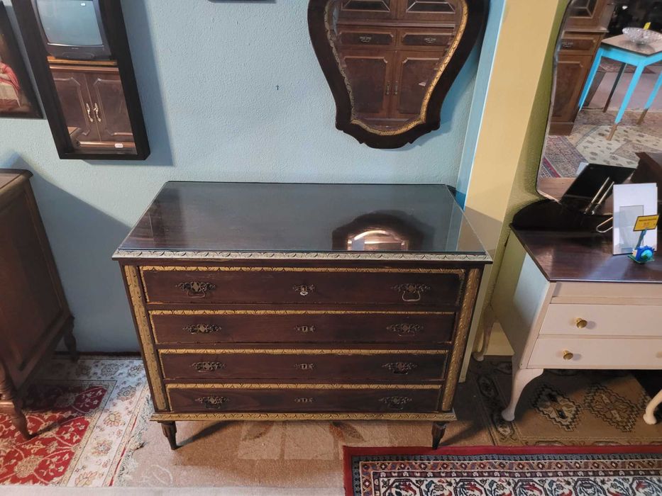 Cómoda antiga em madeira - óptimo estado