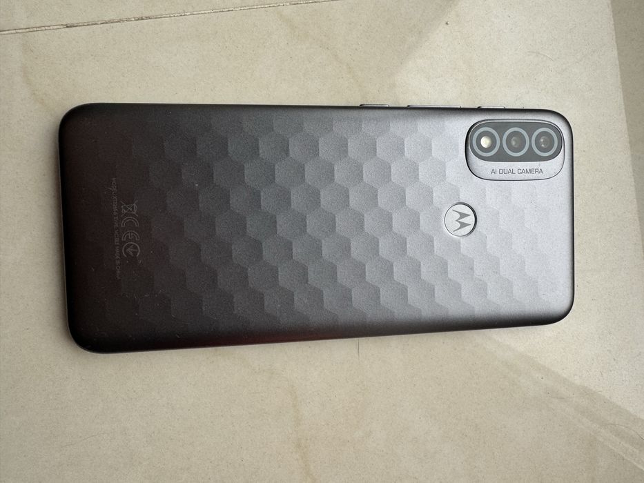 Мобільний телефон Motorola e20