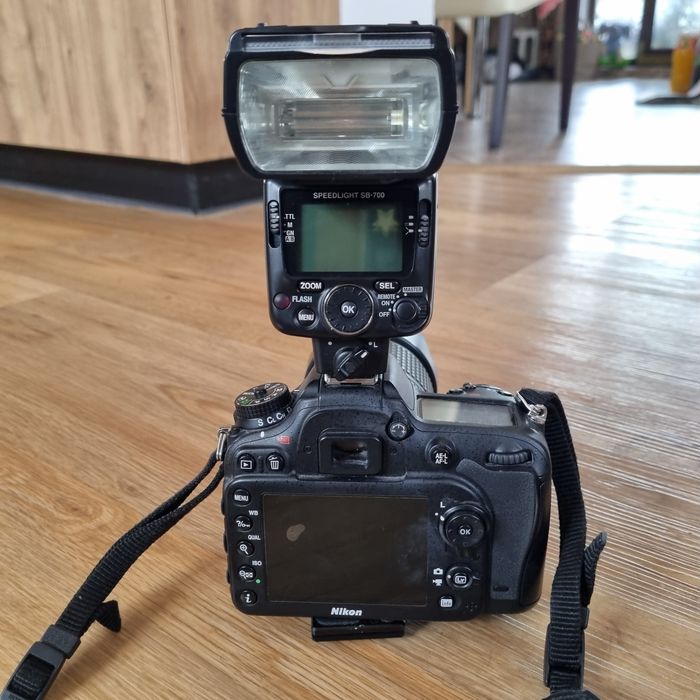 Aparat Lustrzanka Nikon D7100 Objekywy Lampa Reporterska