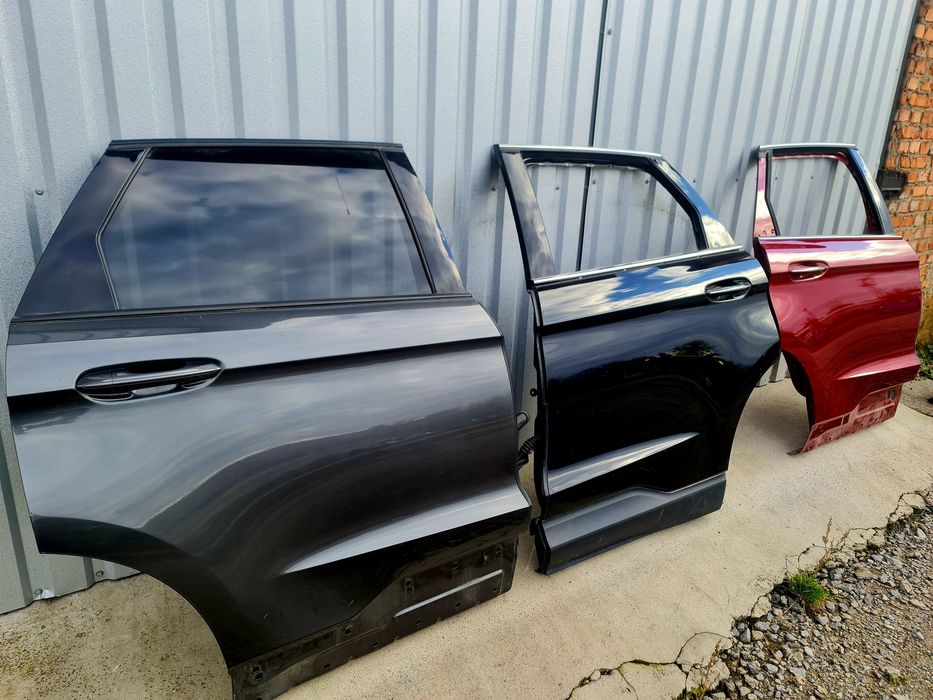 Задні двері Ford Edge 2015-2024