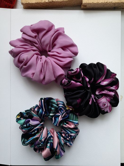 3 różowe gumki do włosów jedwab scrunchie M duże