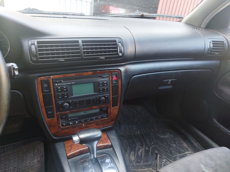 Магнітофон оригінал,рамка перехідна на 2-дін магнітофон до пасата б 5