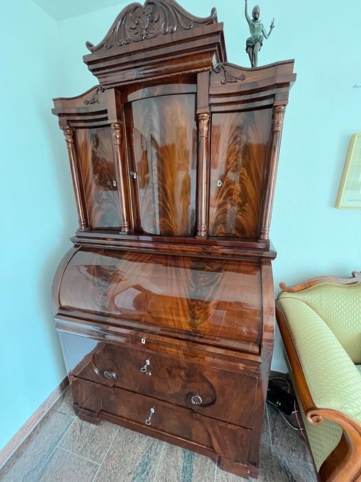 Piękny sekretarzyk Biedermeier