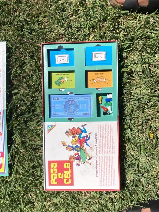 Jogo de tabuleiro paga e cala em excelente estado