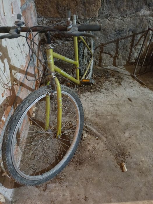 Bicicleta usada cor verde