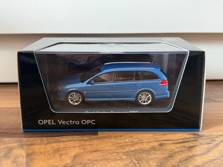 Opel Vectra opc model 1:43 schuco auto kolekcjonerskie cars