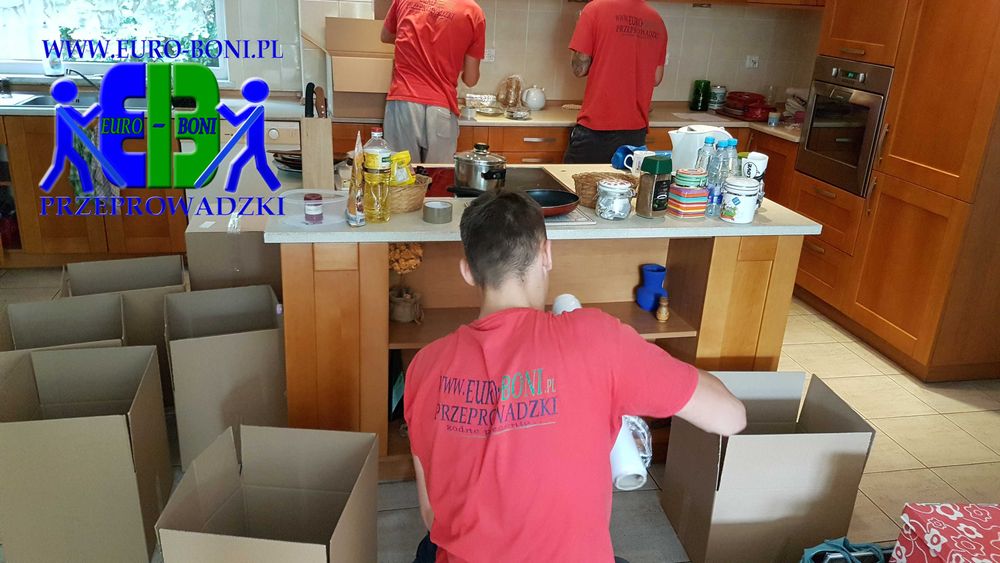 Przeprowadzki Góra Kalwaria Transport mebli rzeczy z noszeniem PL UE