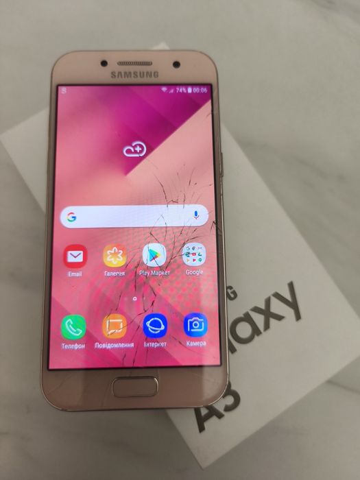 Смартфон Samsung galaxy A3 (2017)