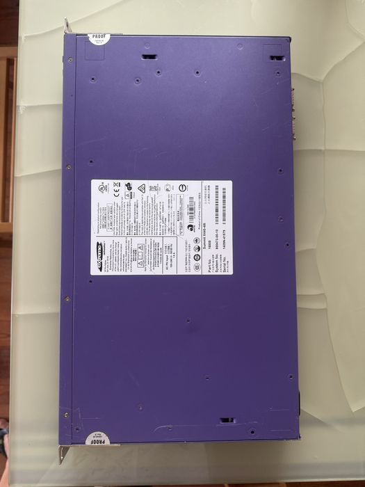 2 switches profissionais Extreme Networks Summit X440-48t, Part No. 16505.