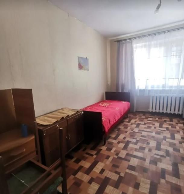 Сдам комнату  метро Индустриальная