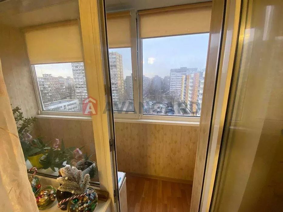 Продам 3-ком. Калиновая,свет есть