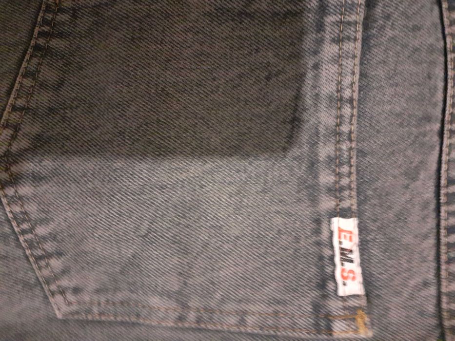 Czarne ogrodniczki jeansowe