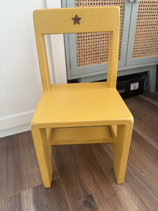 Krzesełko drewniane dla dziecka, w stylu vintage