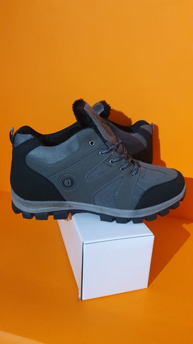 Buty męskie nowe zimowe ocieplone modne rozmiar 43 / wkładka 27 cm
