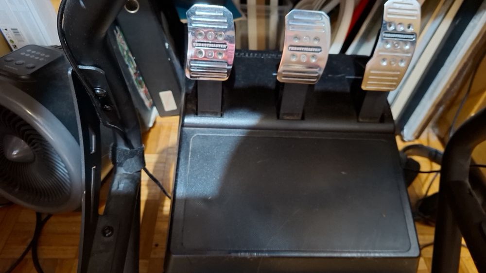 Base thrustmaster t300 Ferrari Alcântara