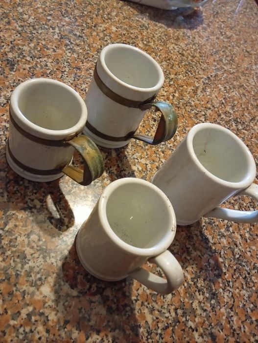 Canecas de porcelana