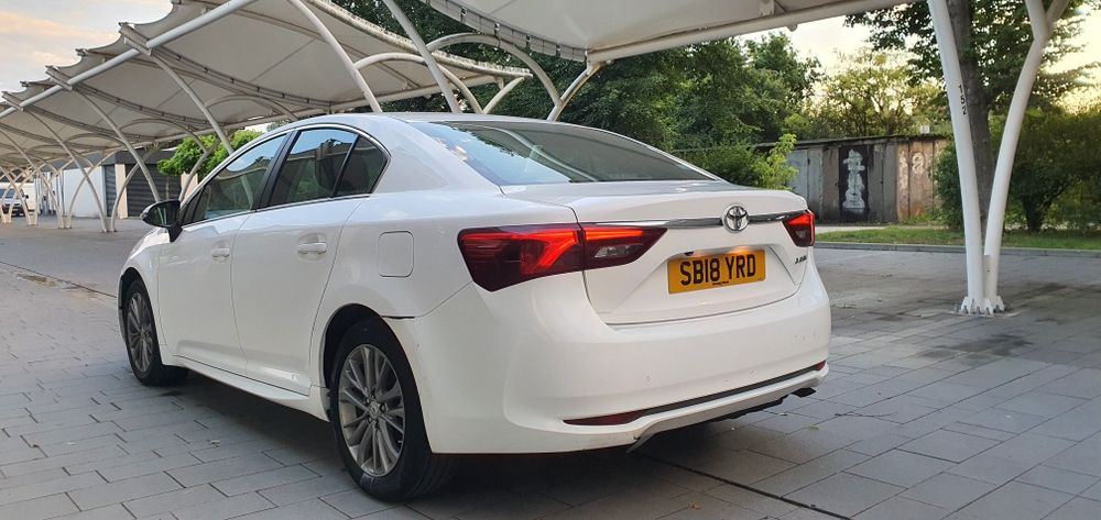 Toyota avensis 2.0 d 4 d 2018 anglik