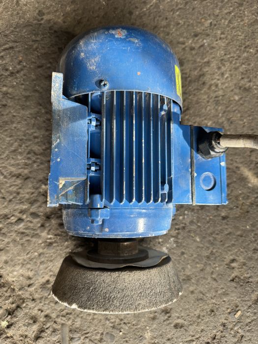 Silnik elektryczny 0,37kW 1360obr 1380obr sprawny SG71-4B