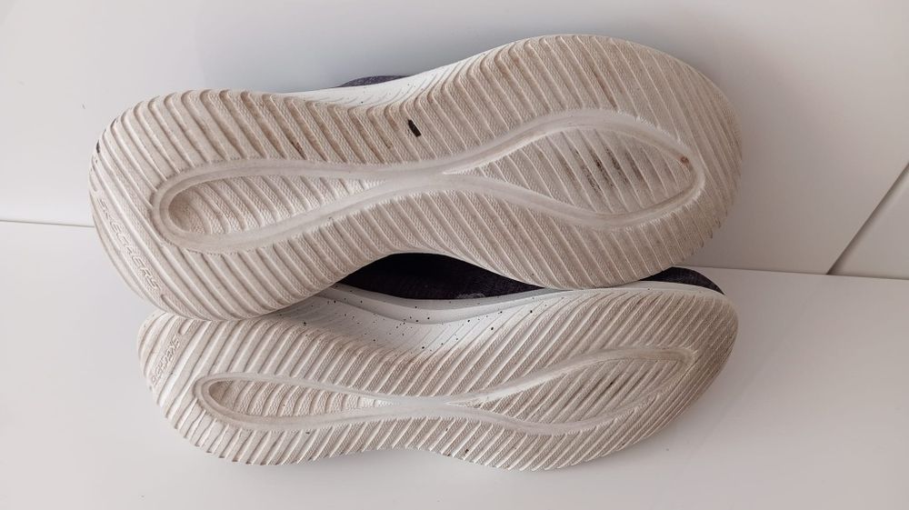 SKECHERS  slip-ins 41