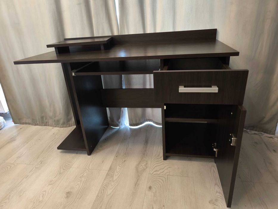 Biurko ciemny orzech