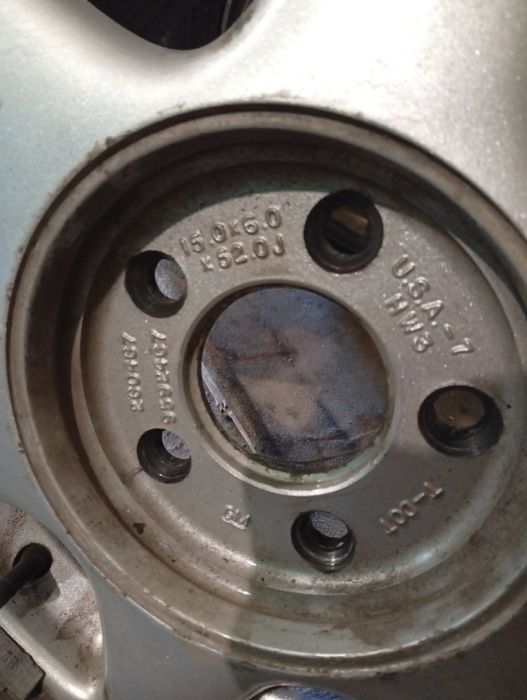 Продам зимнюю резину R 15.