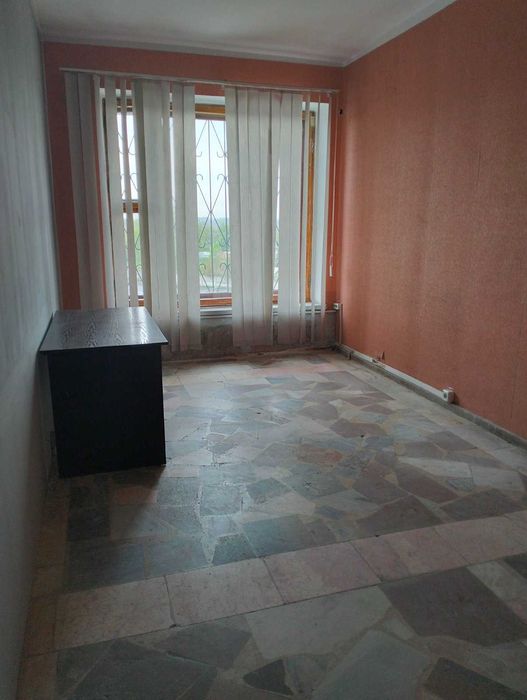 Центральний автовокзал, місто Полтава. ДОСТУПНІ ПЛОЩІ