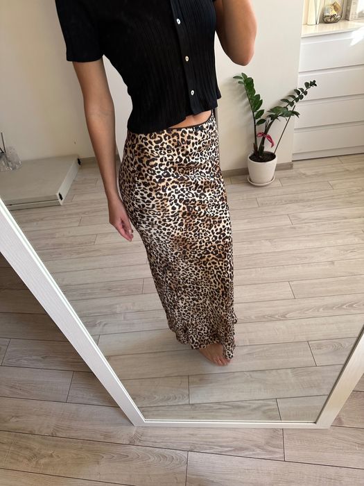 Сатинова спідниця міді в леопардовий принт