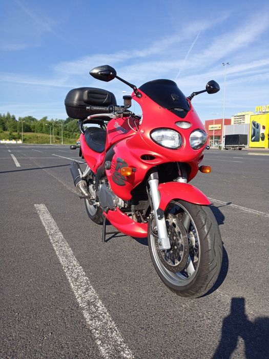 Sprzedam motocykl Triumph Sprint RS 955i