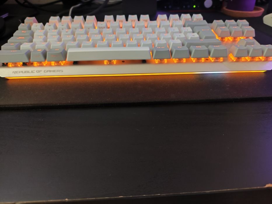 Teclado Gaming Asus TKL Moonlight White Espanhol COM GARANTIA
