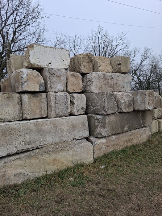 Продам бетонные, фундаментные блоки