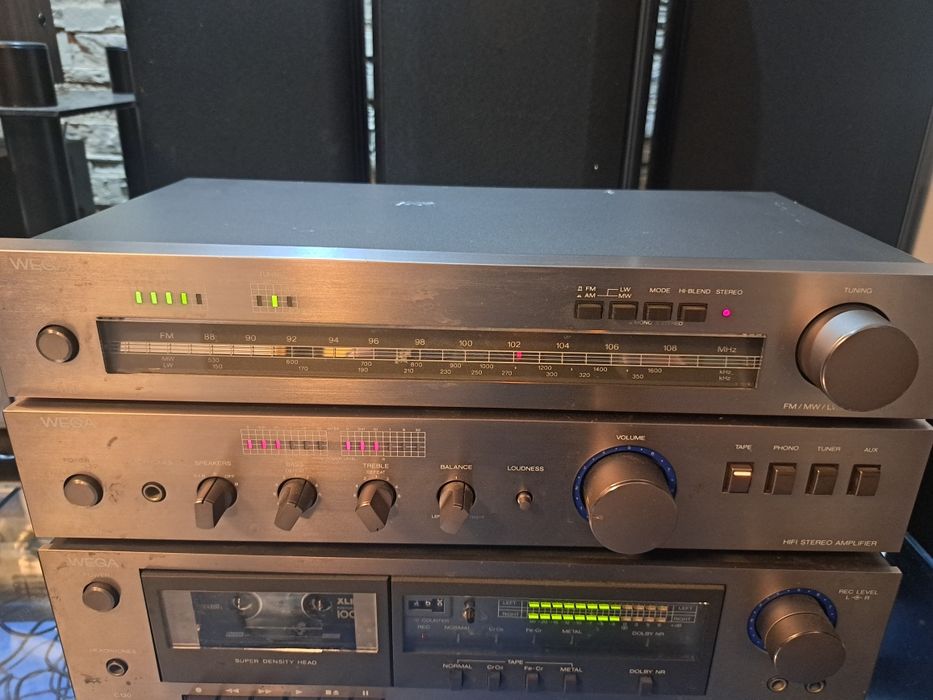Wieża Wega sony v 120