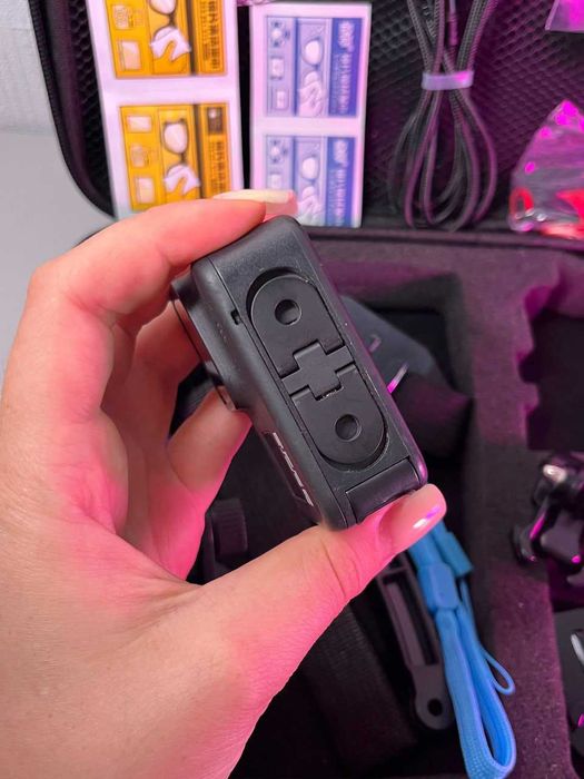 Екшн-камера GoPro Hero 8 з розбитим екраном