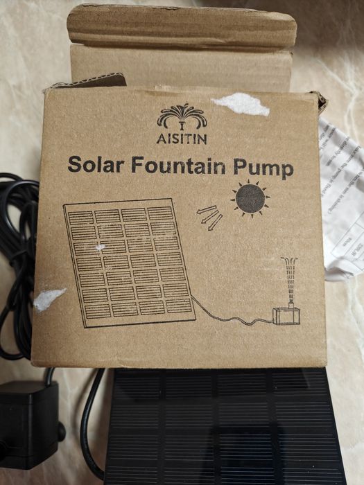 Фонтан на сонячній панелі
