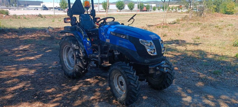 Trator Solis 26 com alfais