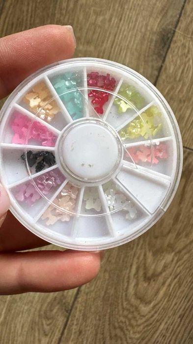 ozdoba do manicure paznokcie kokardki karuzela
