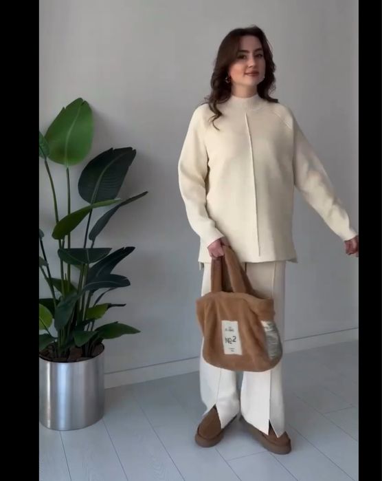 Костюм у стилі оверсазй ангора