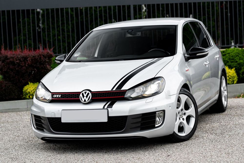 Volkswagen Golf 2.0T 210KM GTI Xenon LED PDC Park Ass. Kamera Nav Grz. fotele Tempomat