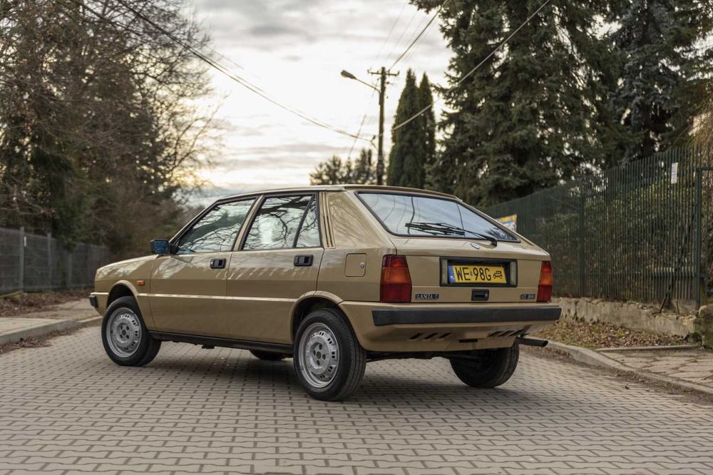 Lancia Delta 1.6 GT  100 tyś przebiegu